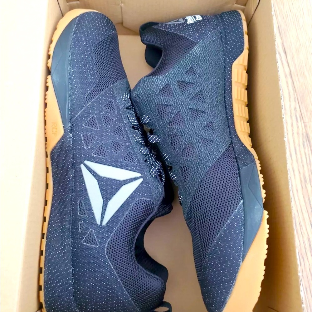 Reebok Nano 6.0 Black and Gum Men’s 9.5 like new